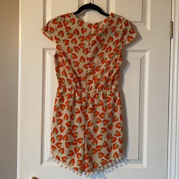 Strawberry romper - Picture 4 of 4